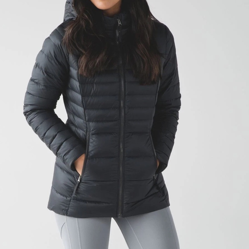 Lululemon Women's Down For It Jacket Black Stretch Glyde
Goose Puffer Size 6
